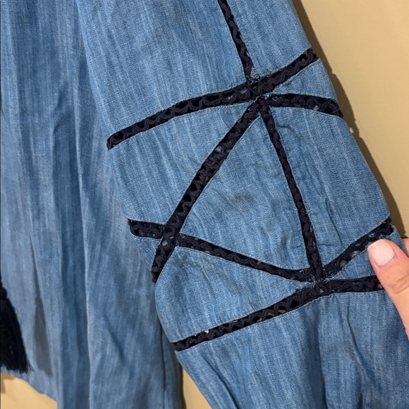 Denim crochet boho balloon sleeve top - Picture 2 of 4